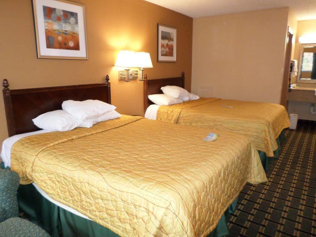 Days Inn By Wyndham Kent - Akron Exterior foto